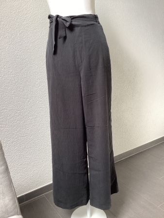 NILE weite Hose mit Bindegürtel schwarz Grösse XL neuwertig