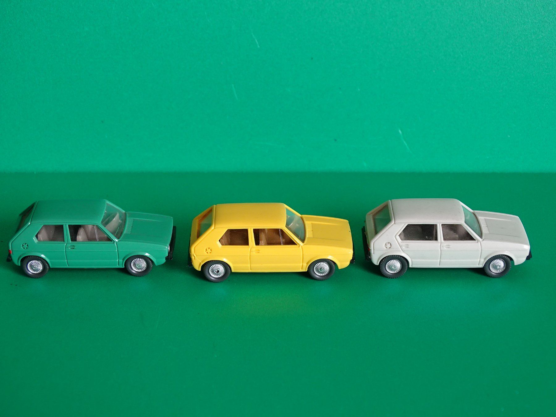 Wiking Modellini d'auto: 3 x VW Golf von Wiking 1/87 – Usato da Bretzwil venduto da Meex 3