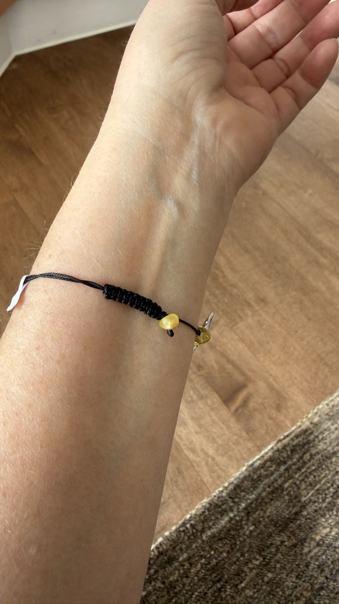 Bracciali & Braccialetti: Feines Armband mit einem Engel aus Bernstein – Nuovo e nell'imballaggio originale da Ebikon venduto da Leonidas2 4