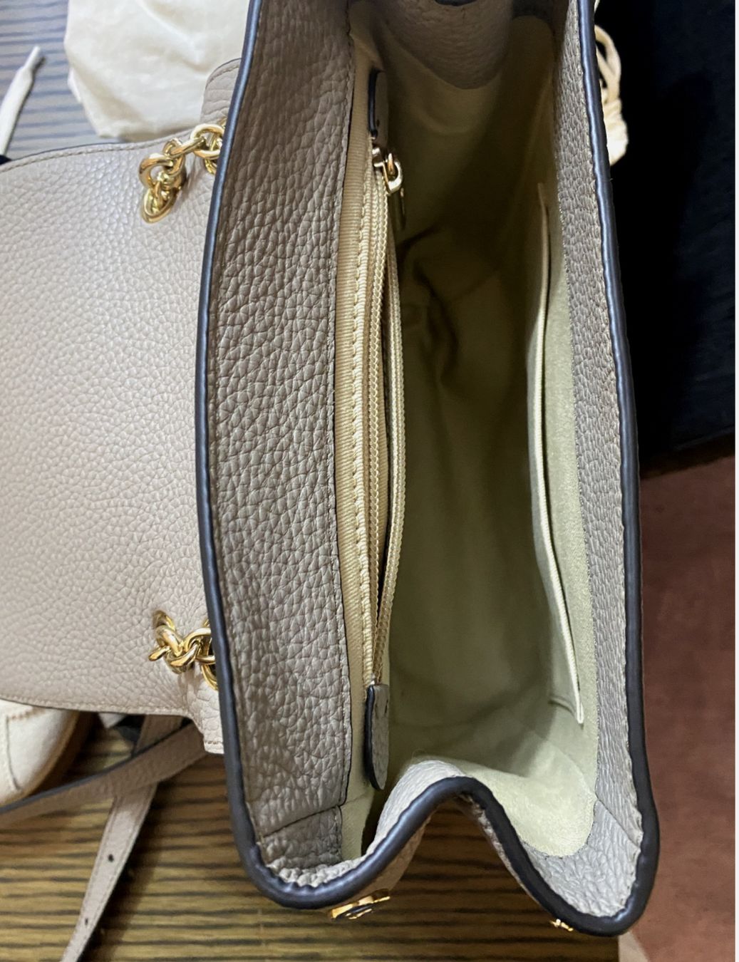 Bally Rucksäcke: Bally Eleganter Rucksack aus Leder.Taupe – Neu und originalverpackt aus Volketswil von praxis12 5