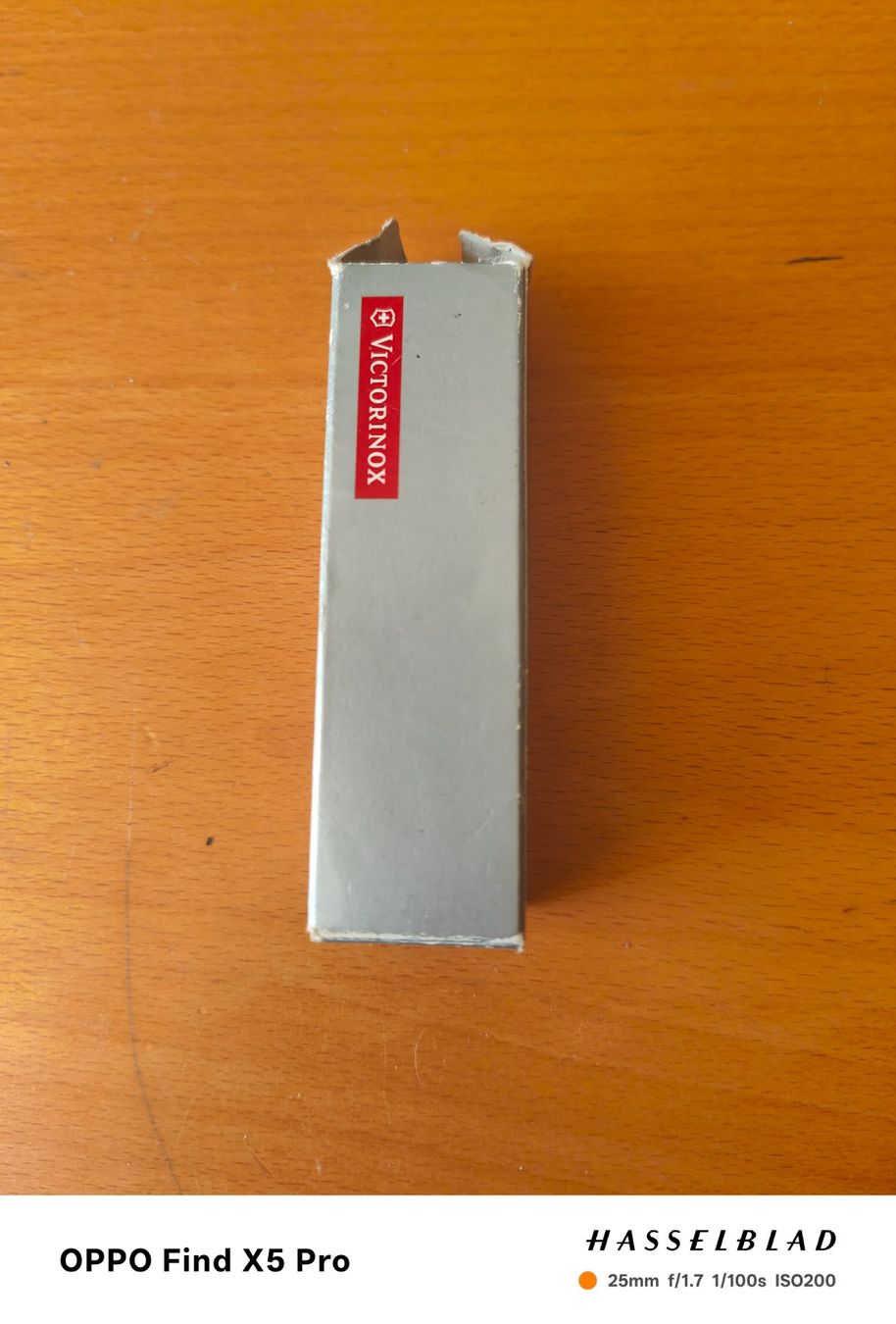 Victorinox Coltelli tascabile: Victorinox Taschenmesser rot mit Box – Nuovo e nell'imballaggio originale da Basel venduto da M2 3