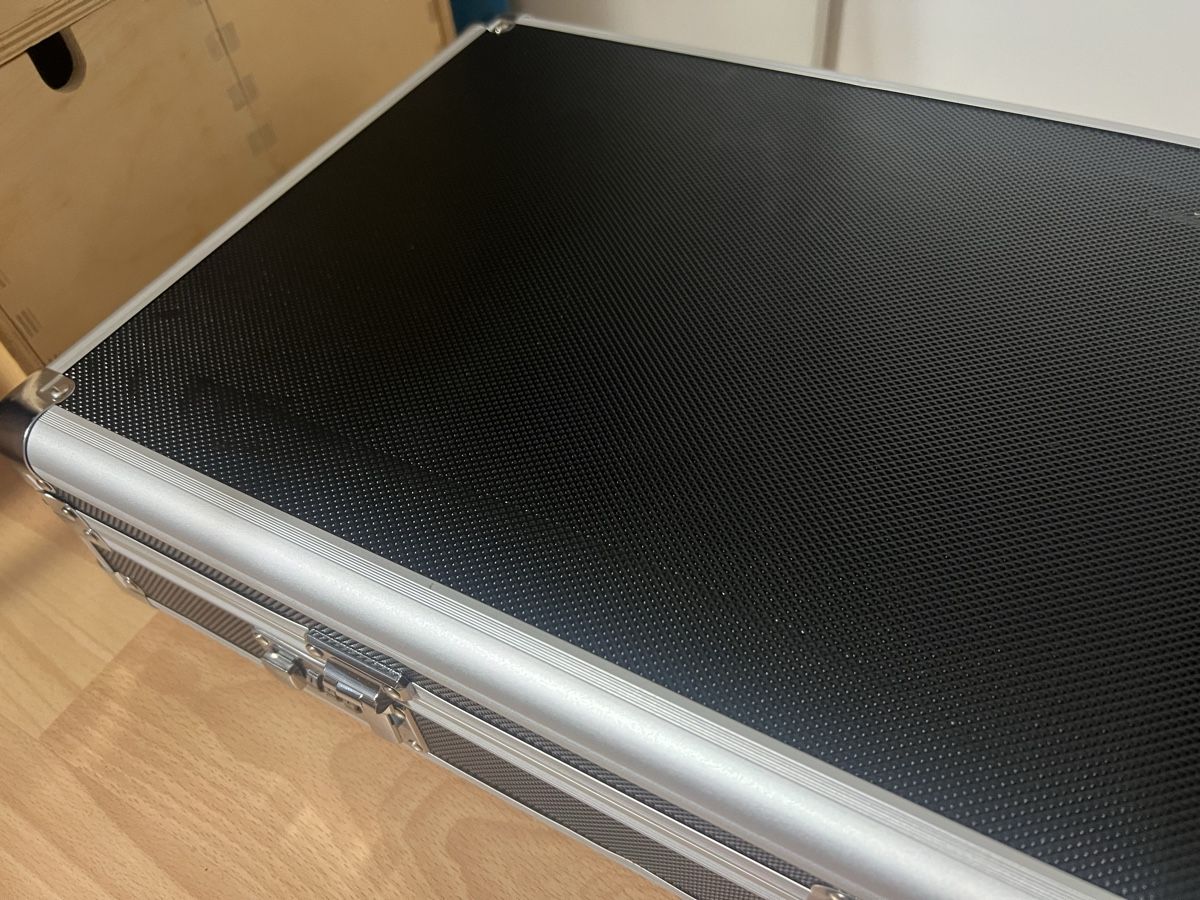 Valises de voyage: Aluminium Koffer schwarz – D'occasion à Oekingen par steph.67 2