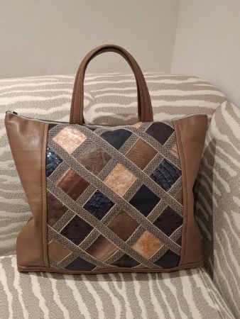 Handtasche aus echtem Leder im Patchwork Look, neu.