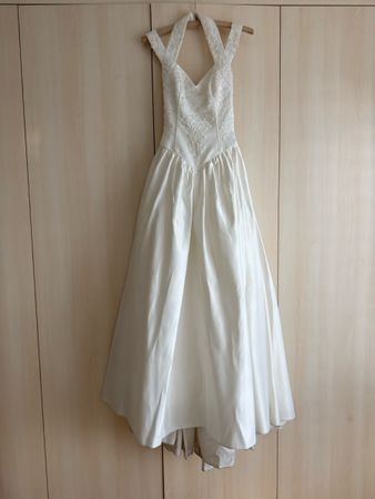 Brautkleid mit Reif, Grösse 36, Chez Janine, Bubikon.