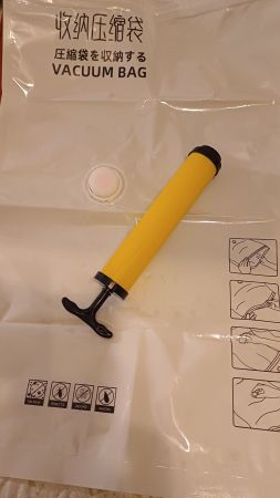 Vacuum Bag 40x60 cm mit Pumpe. Neu. Wäschesack entlüftbar.