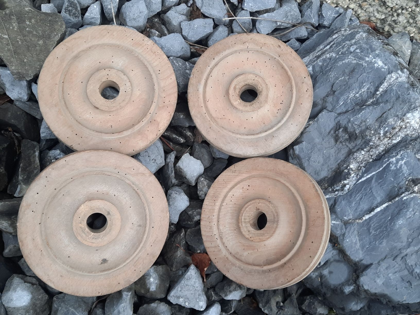 Pneus & Roues: Holzräder – D'occasion à Lommiswil par liv_sp2b