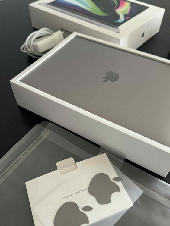 Apple Notebooks: MacBook Pro 13", Space Grau – Neu (gemäss Beschreibung) aus Emmen von arn_s5d5 4