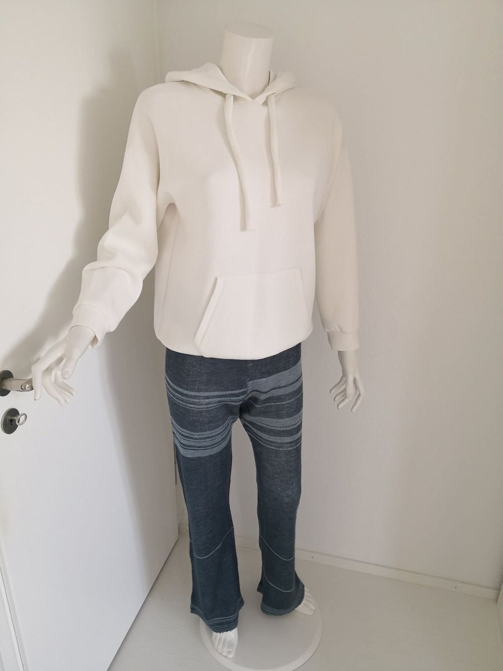 Mango Pullover & Sweatshirts: 🤩MANGO HOODIE-PULLOVER WEISS & MISSONI P. – Gebraucht aus Olten von Naja-Twins-Twins 6