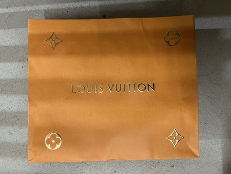 Louis Vuitton Papiertasche