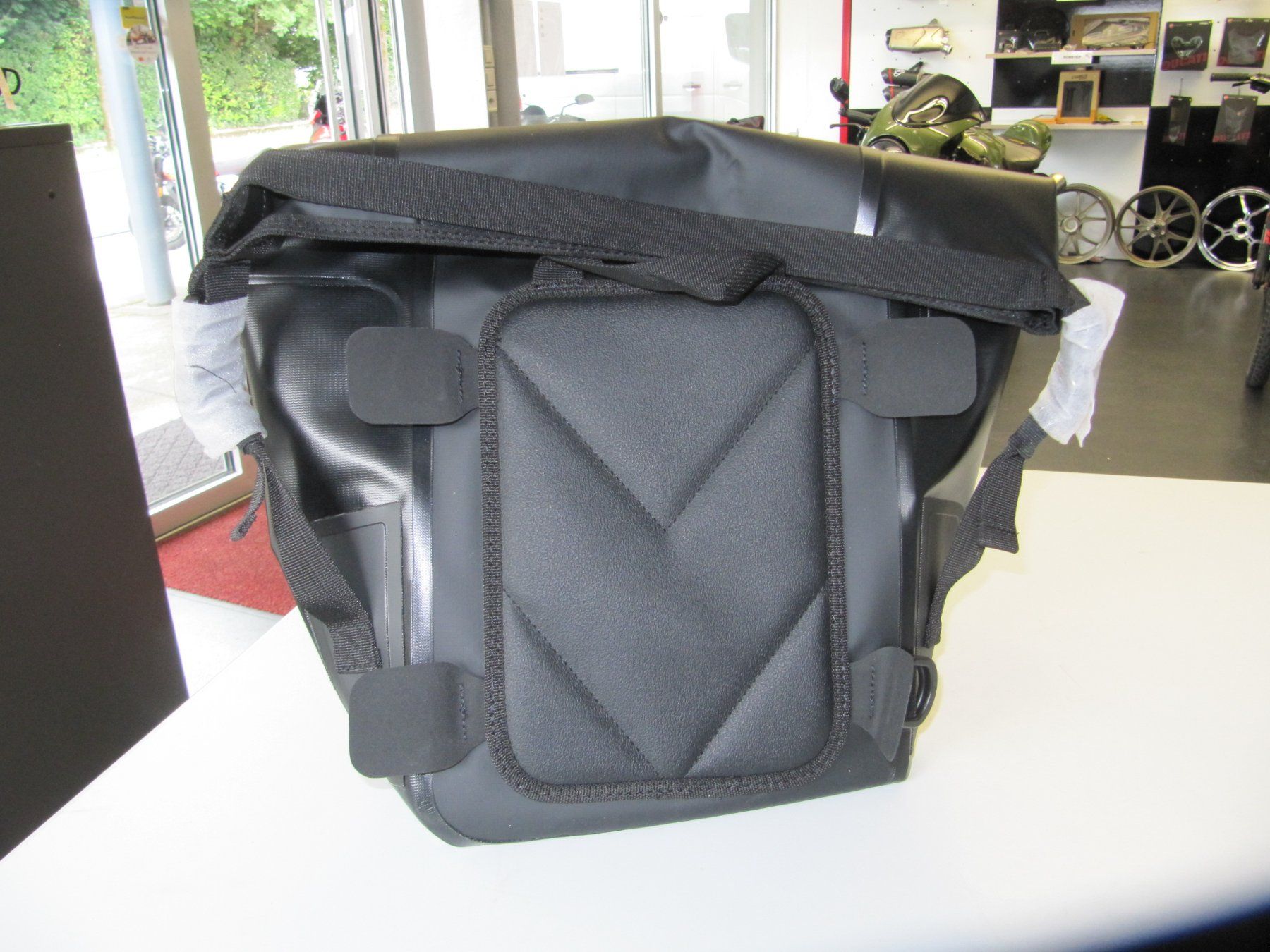 Ducati Zaini: Wasserdichter Scrambler Rucksack – Nuovo e nell'imballaggio originale da Buchs AG venduto da Hauptlin 2