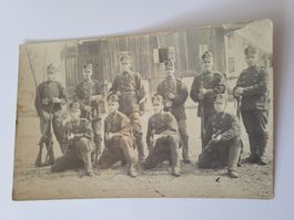 Alte Foto Soldaten Gruppe  Personen Militär Uniforme R36