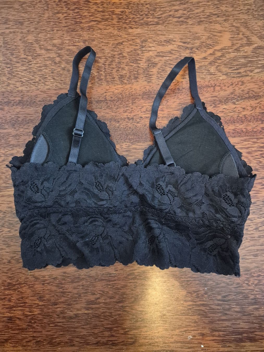 Tops: Schwarzes Spitzen Topp  – Neu (gemäss Beschreibung) aus Strengelbach von ich1.0 1