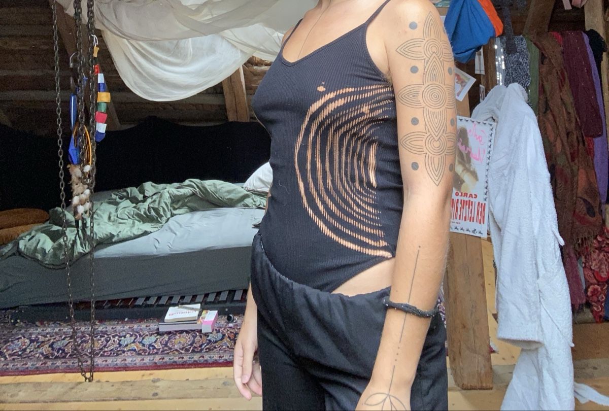 Top: Body mit bleach Tribal Muster – Usato da Rehetobel venduto da Jahbleh 1