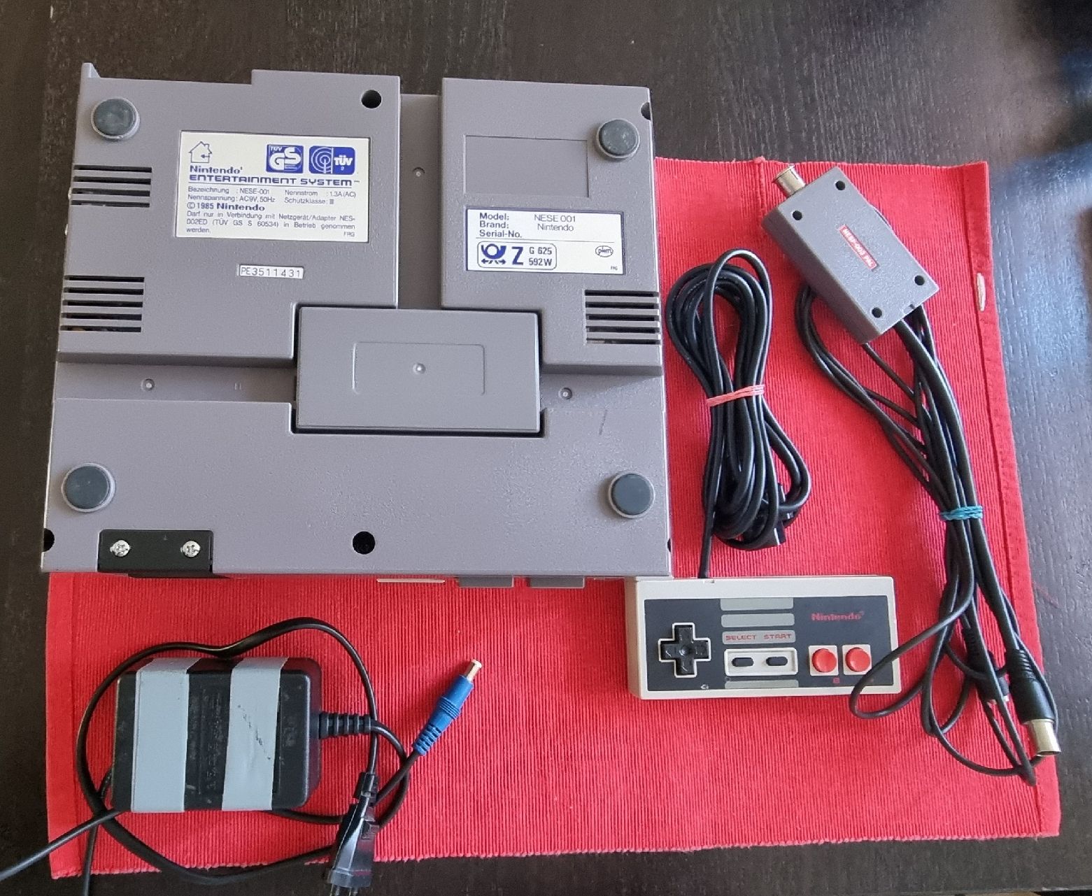 Nintendo Console: Nintendo NES -Retro Gaming Fun - New Pinconector! – Usato da Allschwil venduto da NDSS9483 1