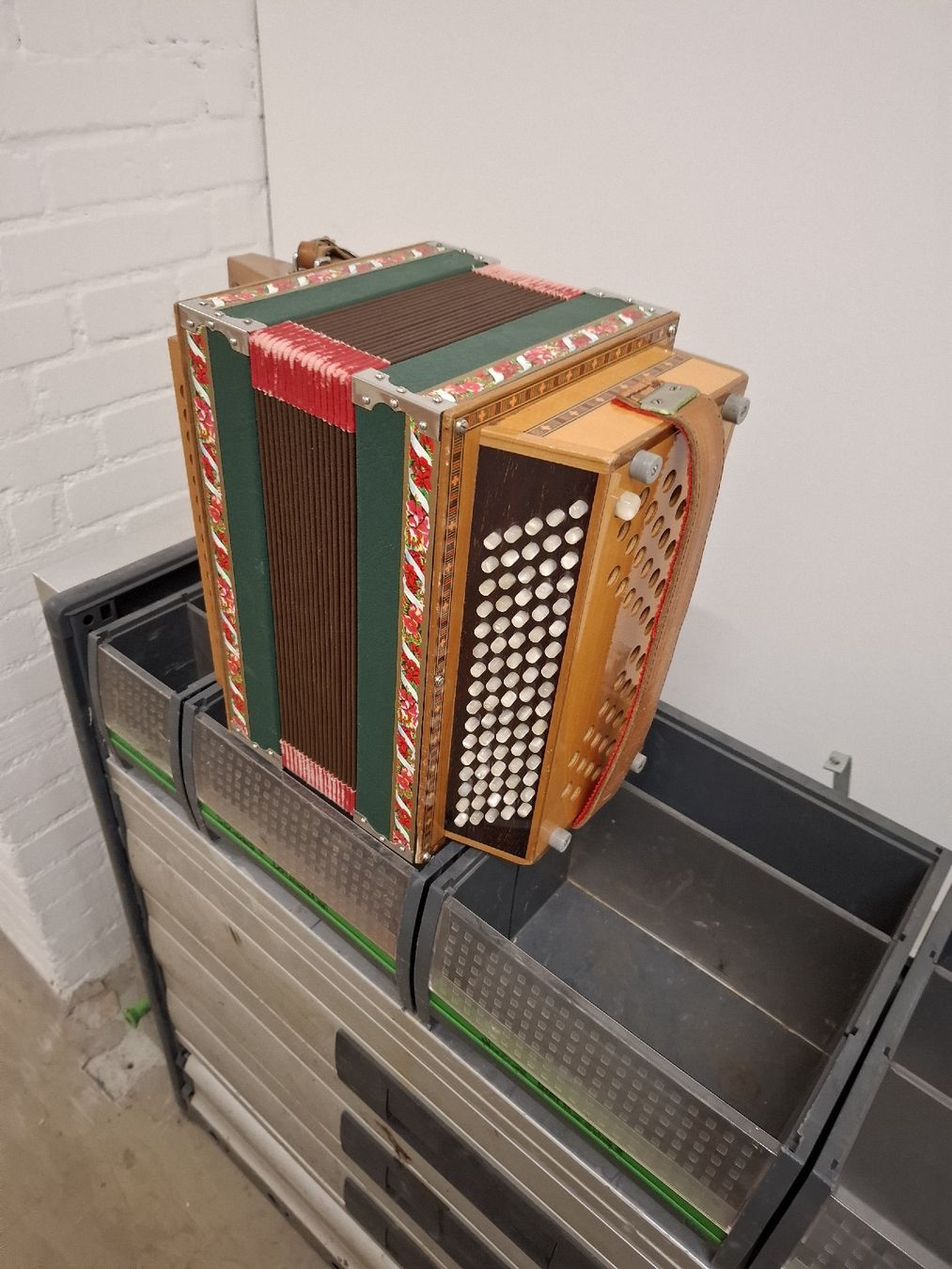 Strumenti musicali: schwyzerorgeli chromatish – Usato da Villeneuve venduto da BibiVintage 3