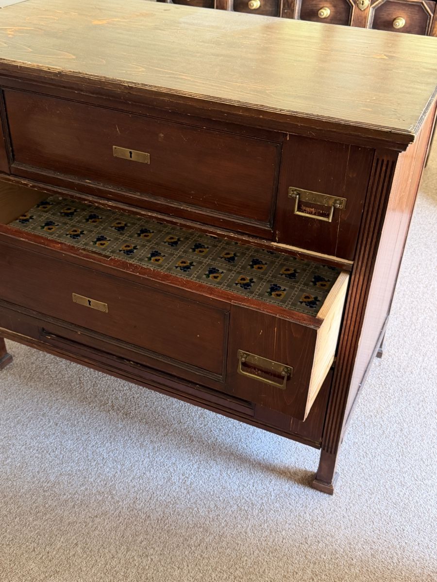 Cassettiere: Commode ancienne en bois massif - Élégance et rangement – Usato da Crans-Montana venduto da Fgmannarino 2