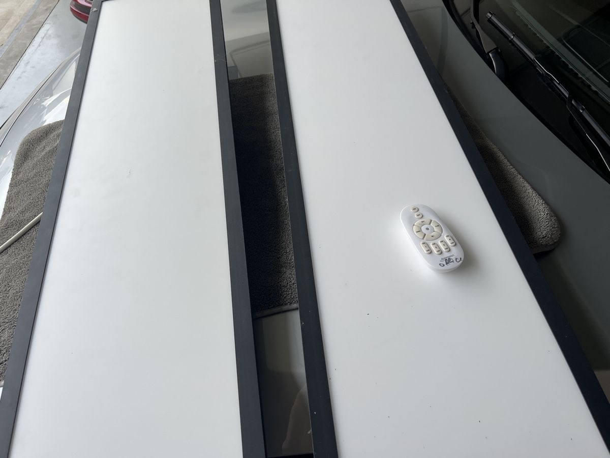 Lampen: Zwei LED Panel Leuchten 30 x 120  – Gebraucht aus Wil ZH von mcr-trade 1