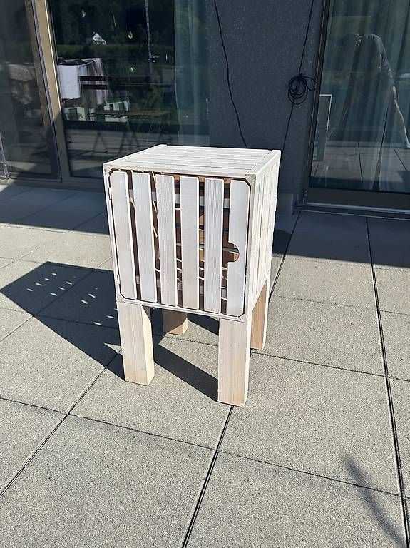 Comodini: DYI-Nachttisch aus Holz - Unikat – Usato da Köniz venduto da Ruffkiid