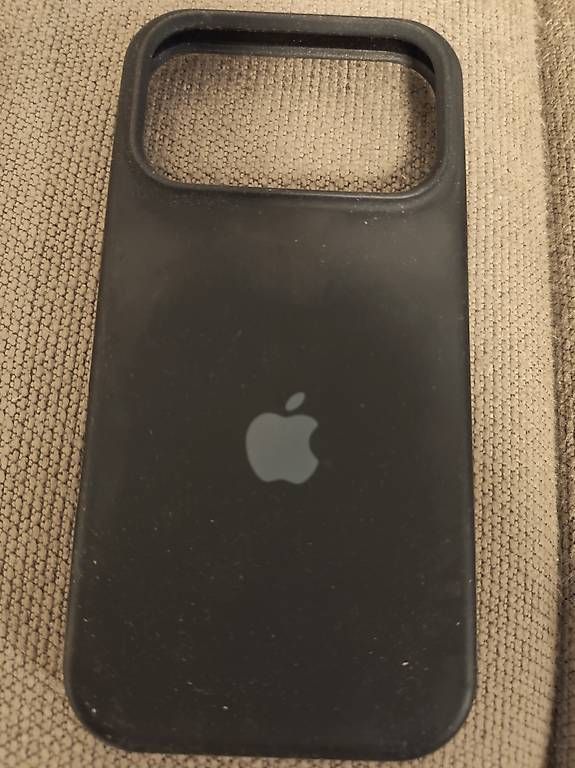 Covers & Schutzfolien: iPhone 17 pro Silikon Schutzhülle  – Gebraucht aus Maegenwil von shopping4me