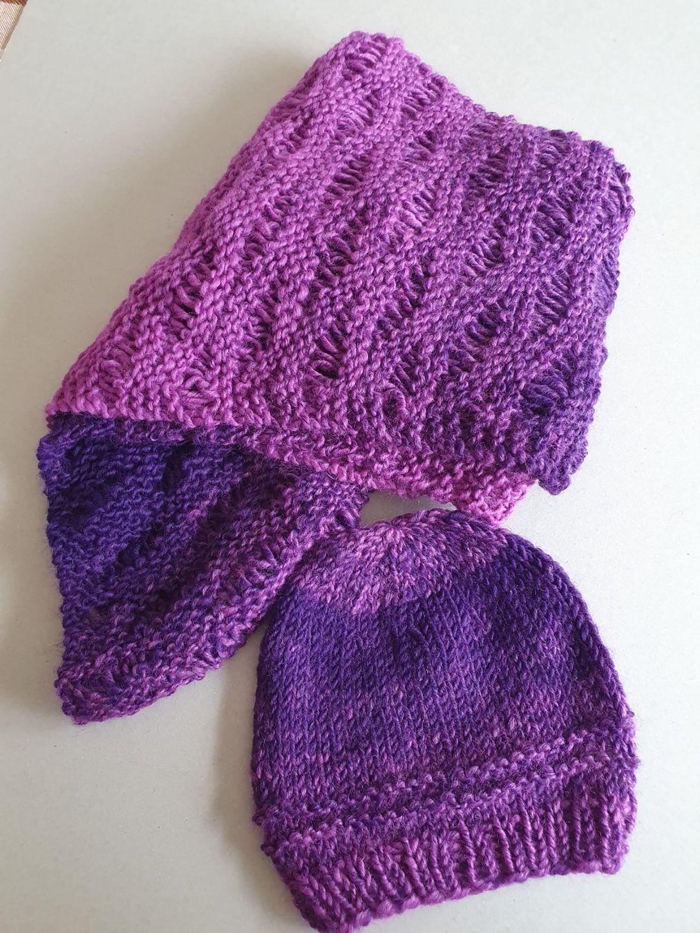 Foulards, Tücher & Schals: Schal und Mütze als Set, gestrickt – Neu (gemäss Beschreibung) aus Jonen von h-blxgirl79