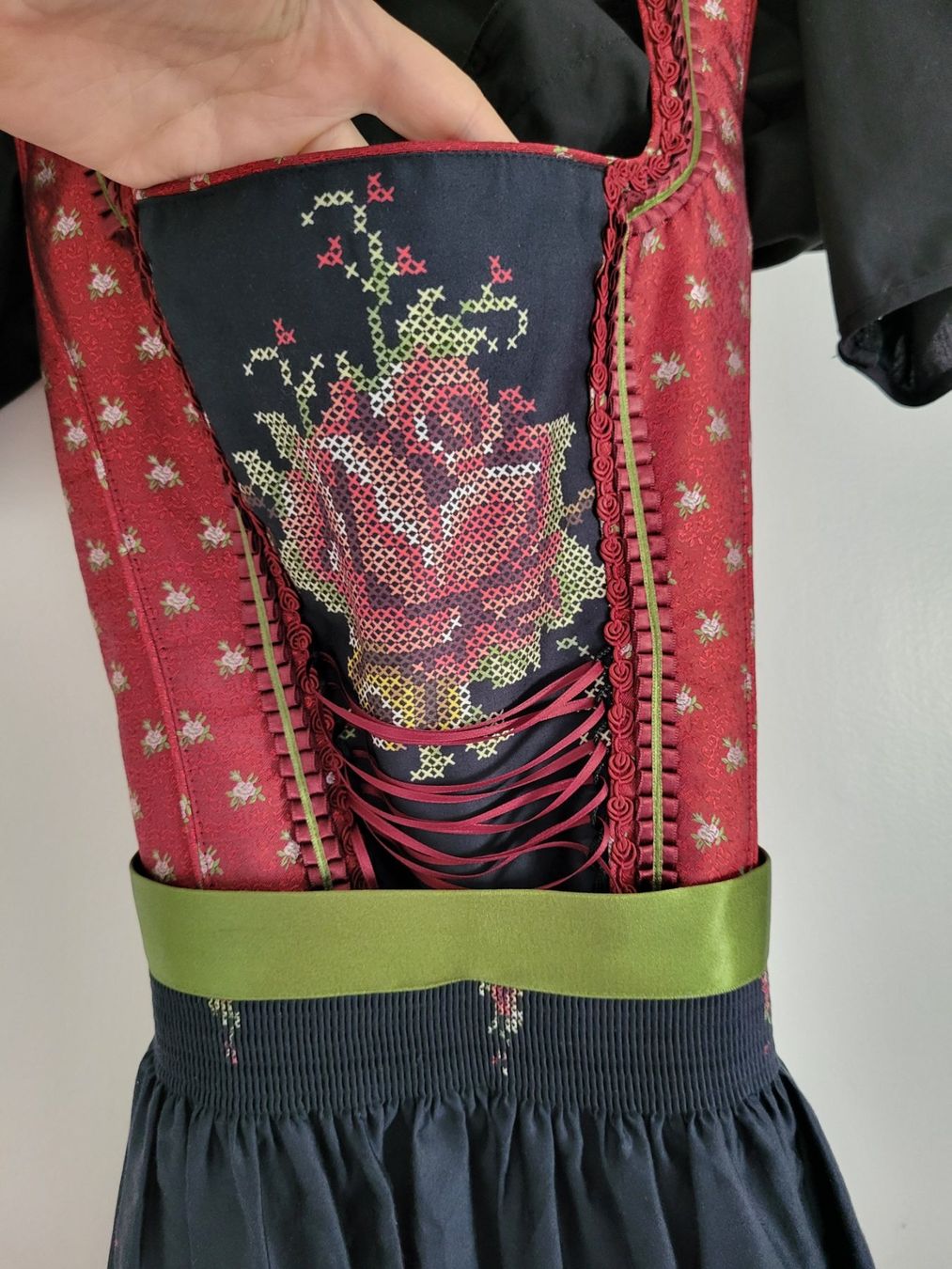 Vestiti: Dirndl mit schwarzer Bluse Gr. 36 – Usato da St.Gallen venduto da Einstein87 1