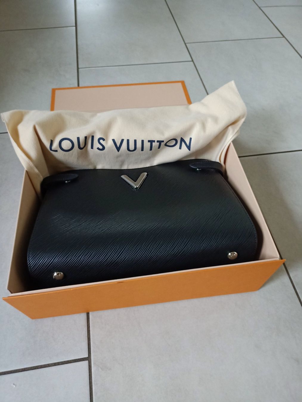 Louis Vuitton Borse da donna: Louis Vuitton TWIST Tote – Nuovo (secondo la descrizione) da Schinznach-Dorf venduto da Cobra30 1