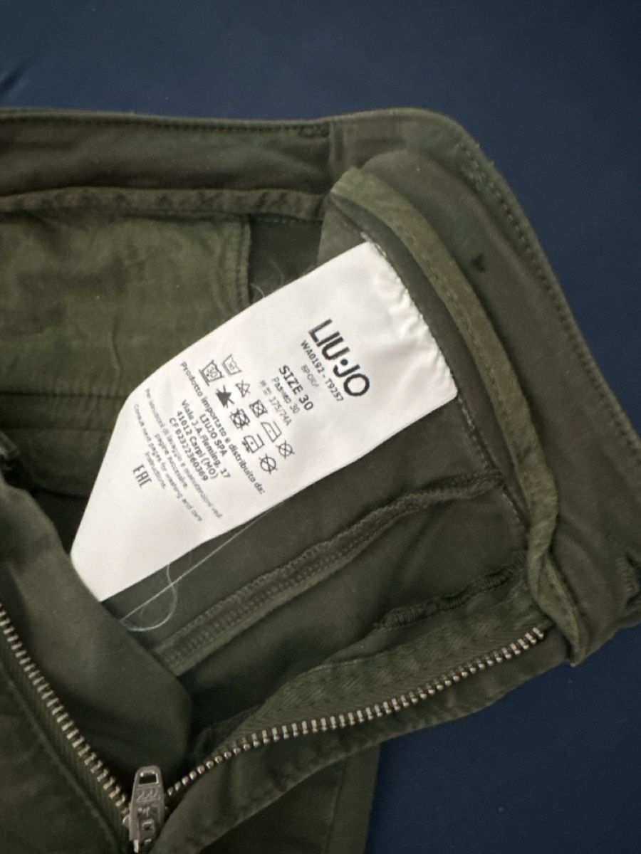 Liu Jo Hosen: Hose LIU:JO olivgrün – Gebraucht aus Fürstenau von Du-01 2