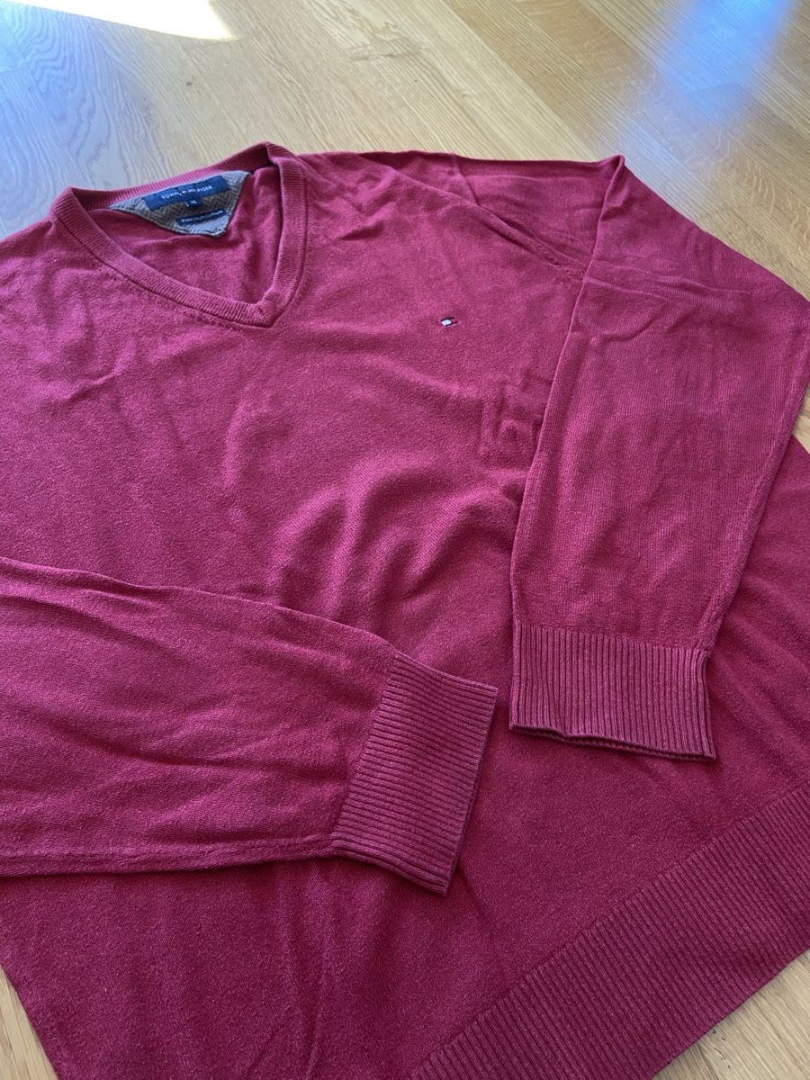 Tommy Hilfiger Maglioni & Felpe: Tommy Hilfiger V-Neck – Usato da Schaffhausen venduto da golazo_vines 3