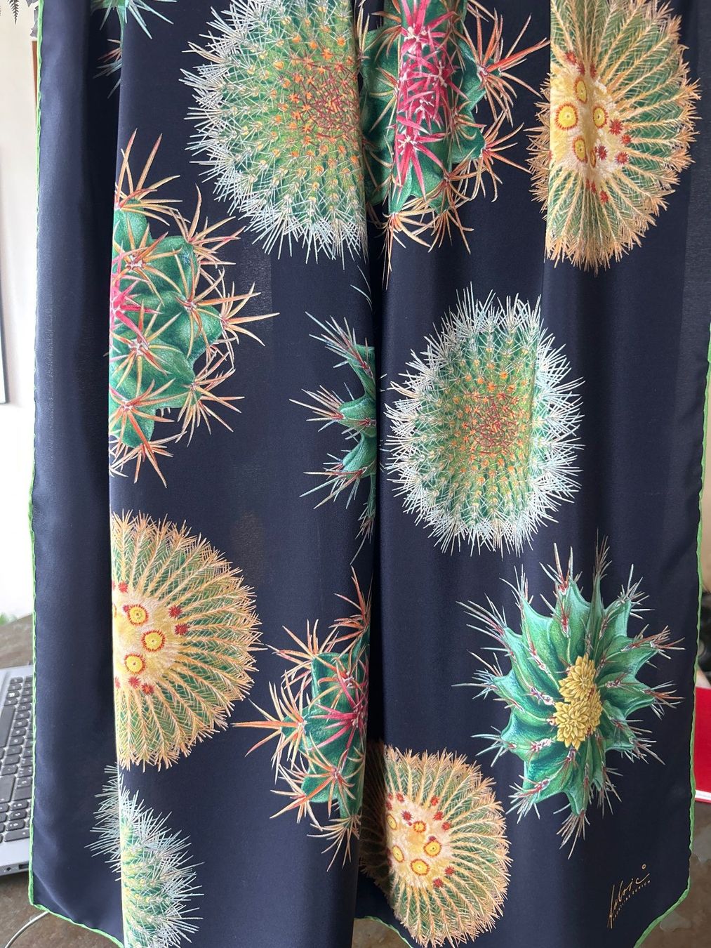 Fabric Frontline Foulard & Sciarpe: Seidenschal – Usato da Brione sopra Minusio venduto da eleisa0815