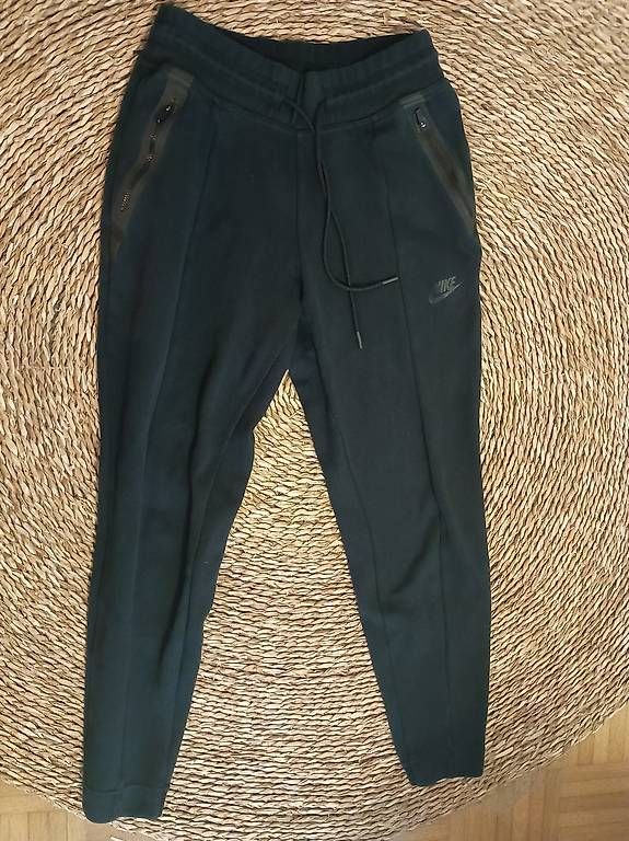 Nike Pantaloni: Trainerhose von Nike mit Details Grösse S – Usato da Zürich venduto da Melianea 1