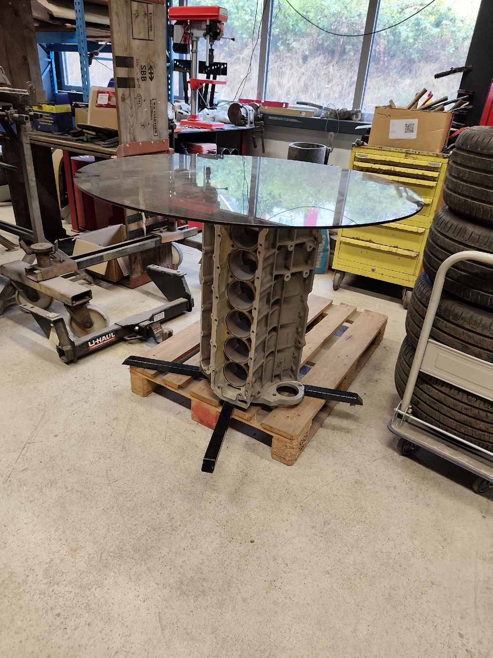 Tische: Rundtisch mit V12 Motor – Gebraucht aus Möhlin von Timo_111