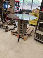 Rundtisch mit V12 Motor