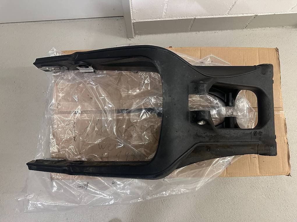 BMW Tutti i ricambio per moto: BMW S1000RR K67 Schwinge – Usato da Kloten venduto da Joselicious01 3