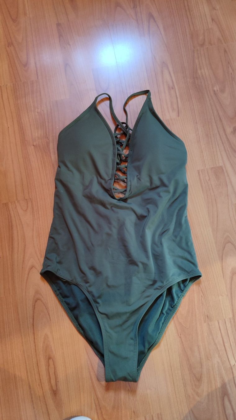 Zara Kleiderpakete: Badeanzug, Bikini, NEU, Gr. 38, Set: 9 Stk. – Neu und originalverpackt aus Brüttisellen von nic_xm7s 3