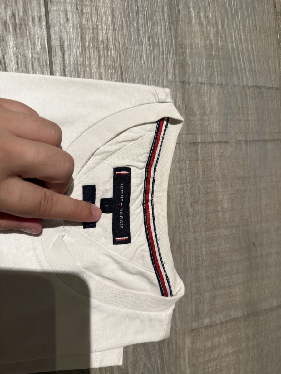 Tommy Hilfiger Hemden, T-Shirts & Polos: T-shirt  – Gebraucht aus Tramelan von mar_xrj7 1