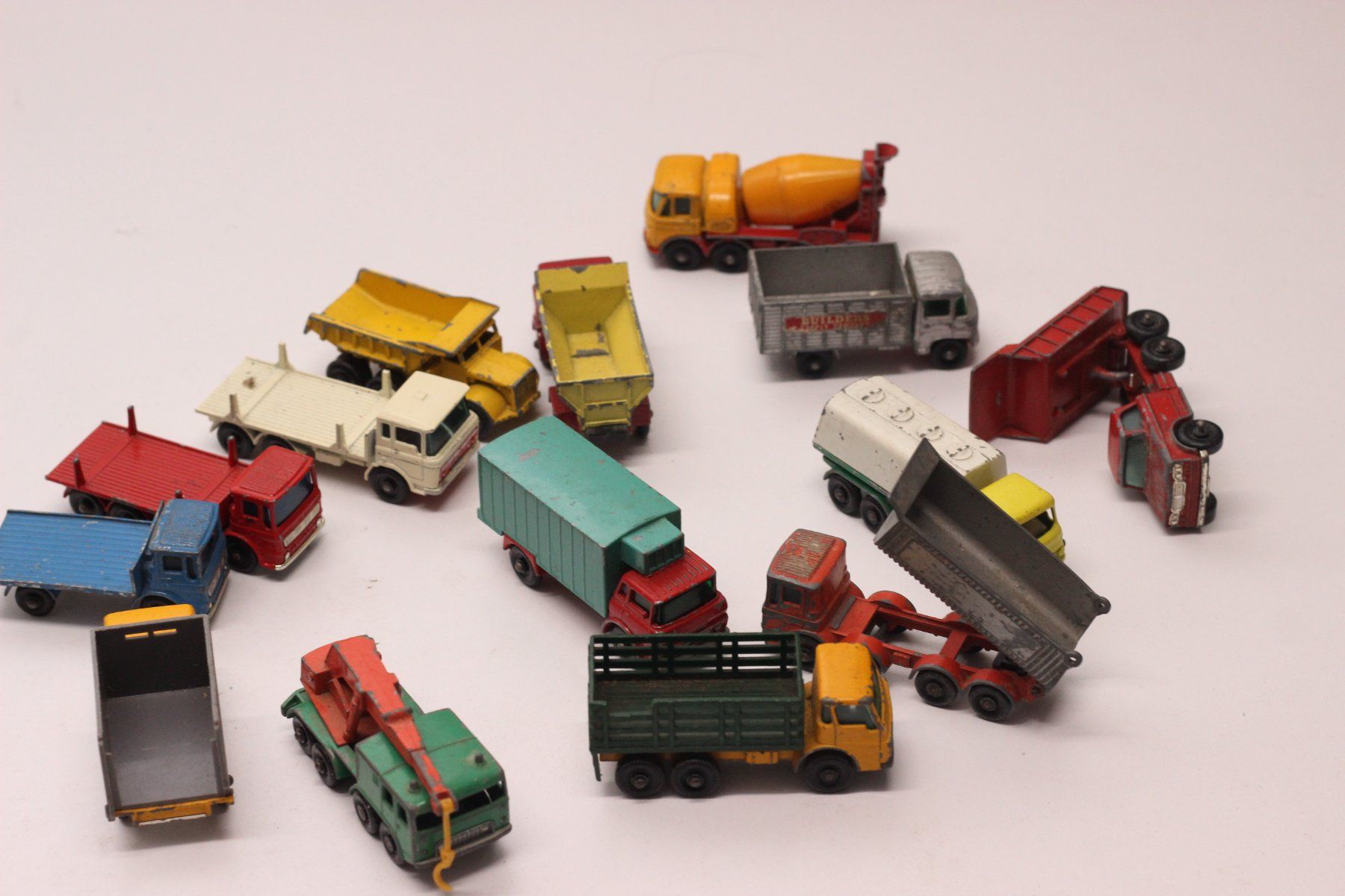 Lesney Modellini d'auto: 14 Lesney Matchbox defekt – Usato da Zug venduto da raucher01 2