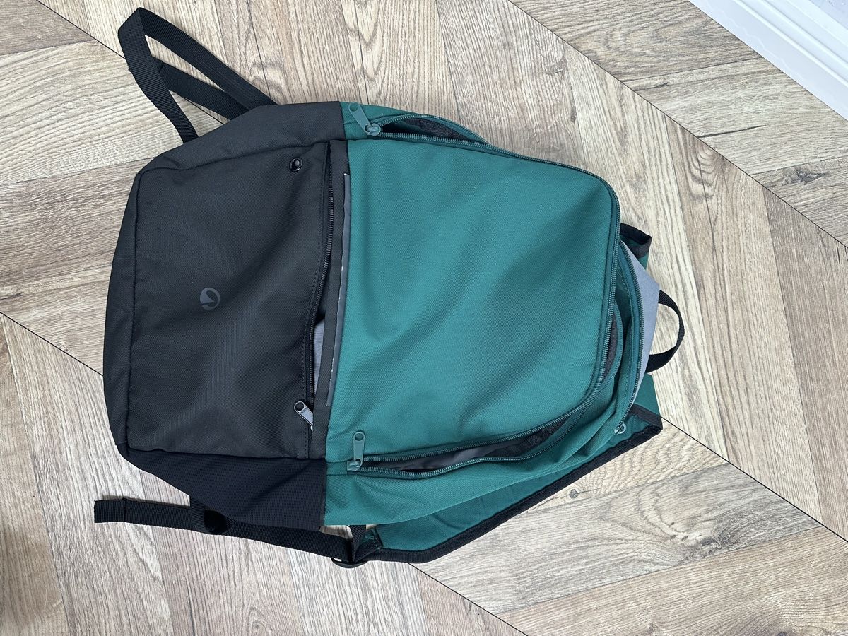 Decathlon Rucksäcke: Rucksack grün schwarz – Gebraucht aus Frauenfeld von mel_brp6