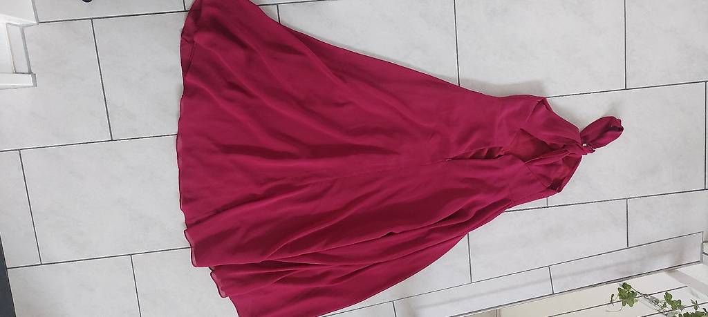 Robes et jupes: Rotes Kleid ca. Grösse 152 – D'occasion à Bürglen UR par iigelti 4