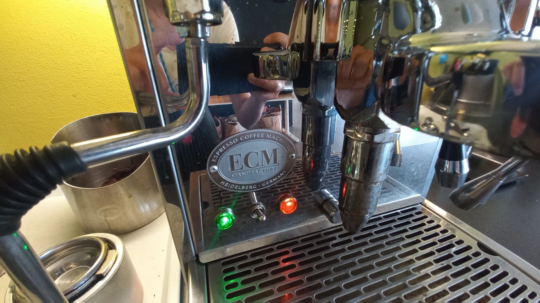 Kaffeemaschinen & Espressomaschinen: Profi Espressomaschine / Kaffeemühle / Milchschäumer – Gebraucht aus Zürich von ver_5cjl 1