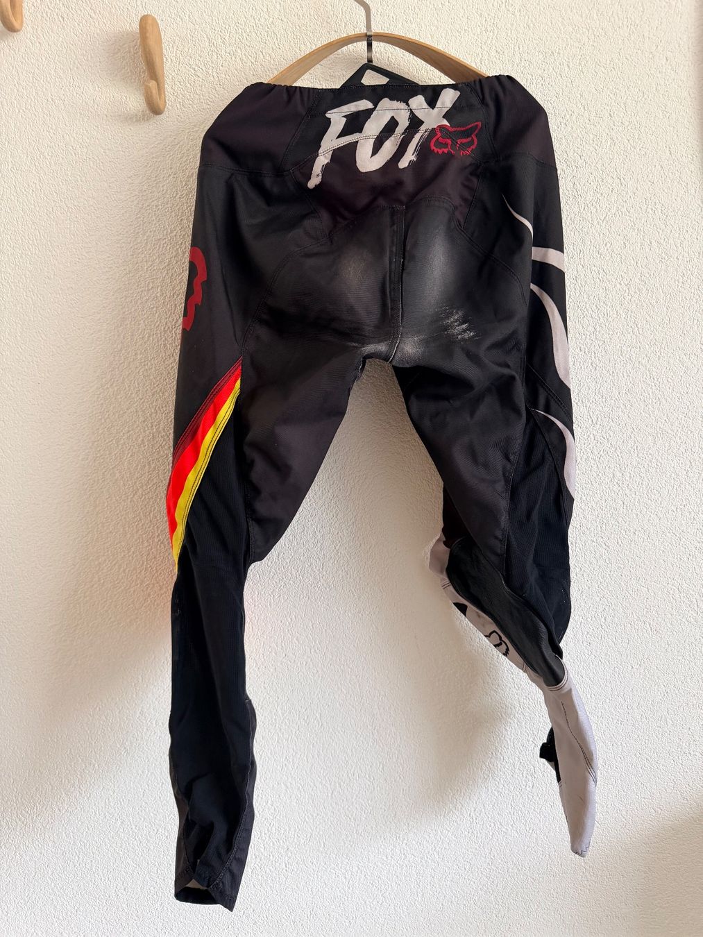 Fox Lotti di vestiti: Fox Downhill-Kleidung – Usato da Goldau venduto da Jan-Baehler 4