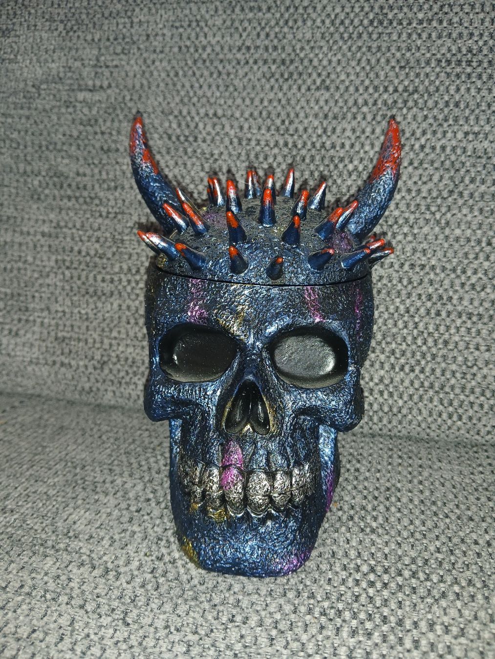 Skulpturen & Statuen: Totenkopf – Gebraucht aus Niederönz von jes_9vs5