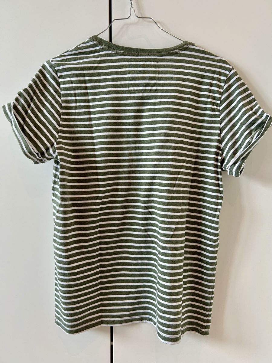 Superdry T-shirts: T-Shirt – Neuf (Voir description) à Jona par caro_schaf 1