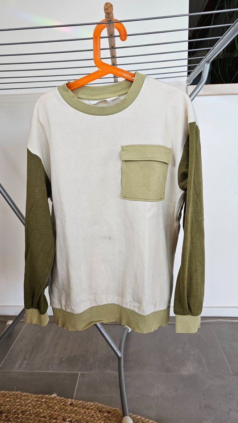 H&M Pulls & Sweat-shirts: offwhite-grüner Pullover – D'occasion à Buhwil par Nici_la_nic