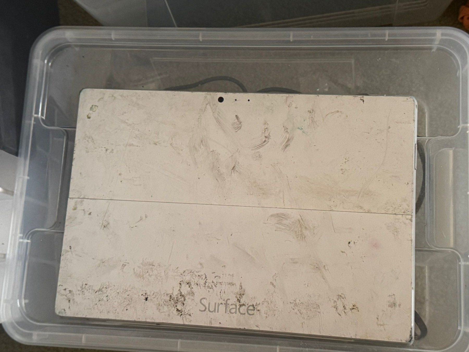 Microsoft Tablet PC: Surface Pro 3 - 64GB !! ungeprüft !! – Difettoso da Olten venduto da HoYa01 1