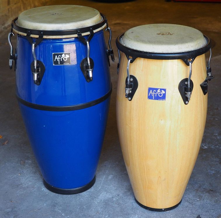 Congas, 11" Fiberglass und 9" Holz, von afro Kaufen auf Ricardo
