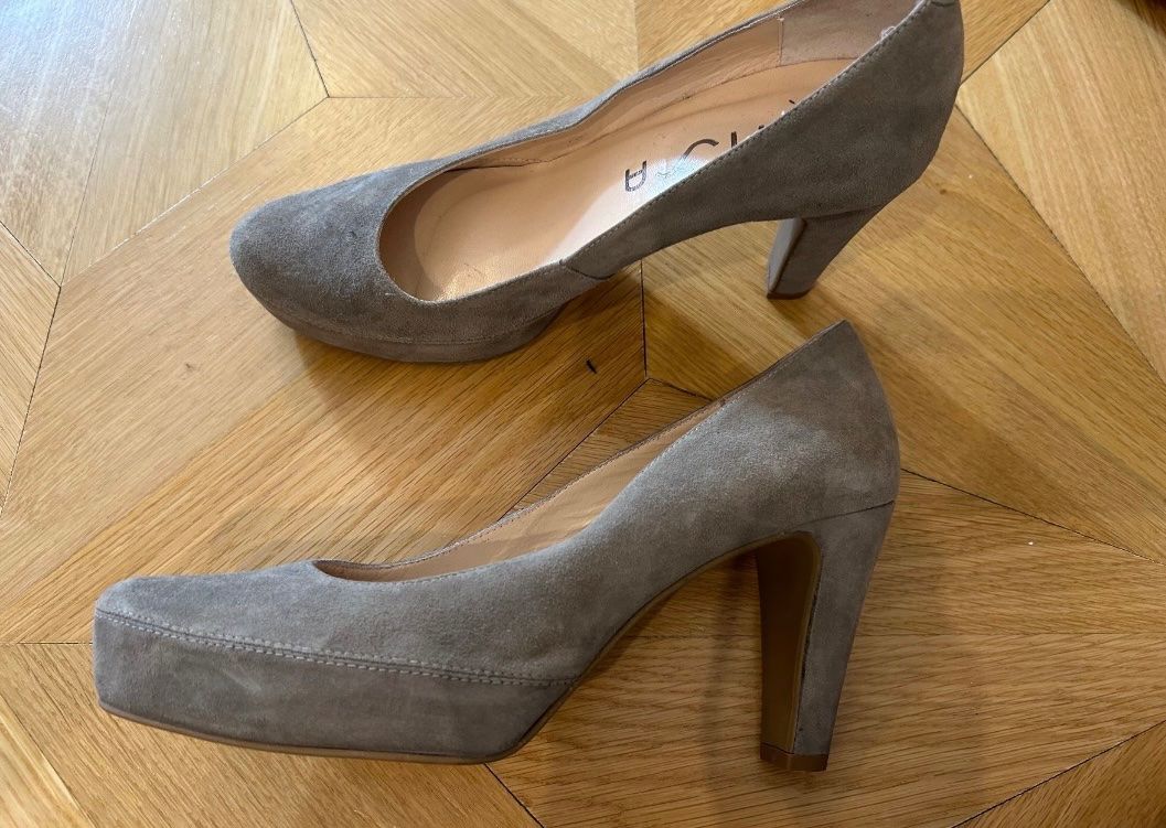 Scarpe da donna: Chaussures à talon 41 – Usato da Prangins venduto da Leelou11 1
