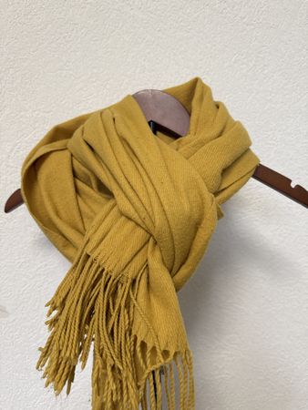 Vero Moda Écharpe Moutarde, chaude et douce pour l'hiver!