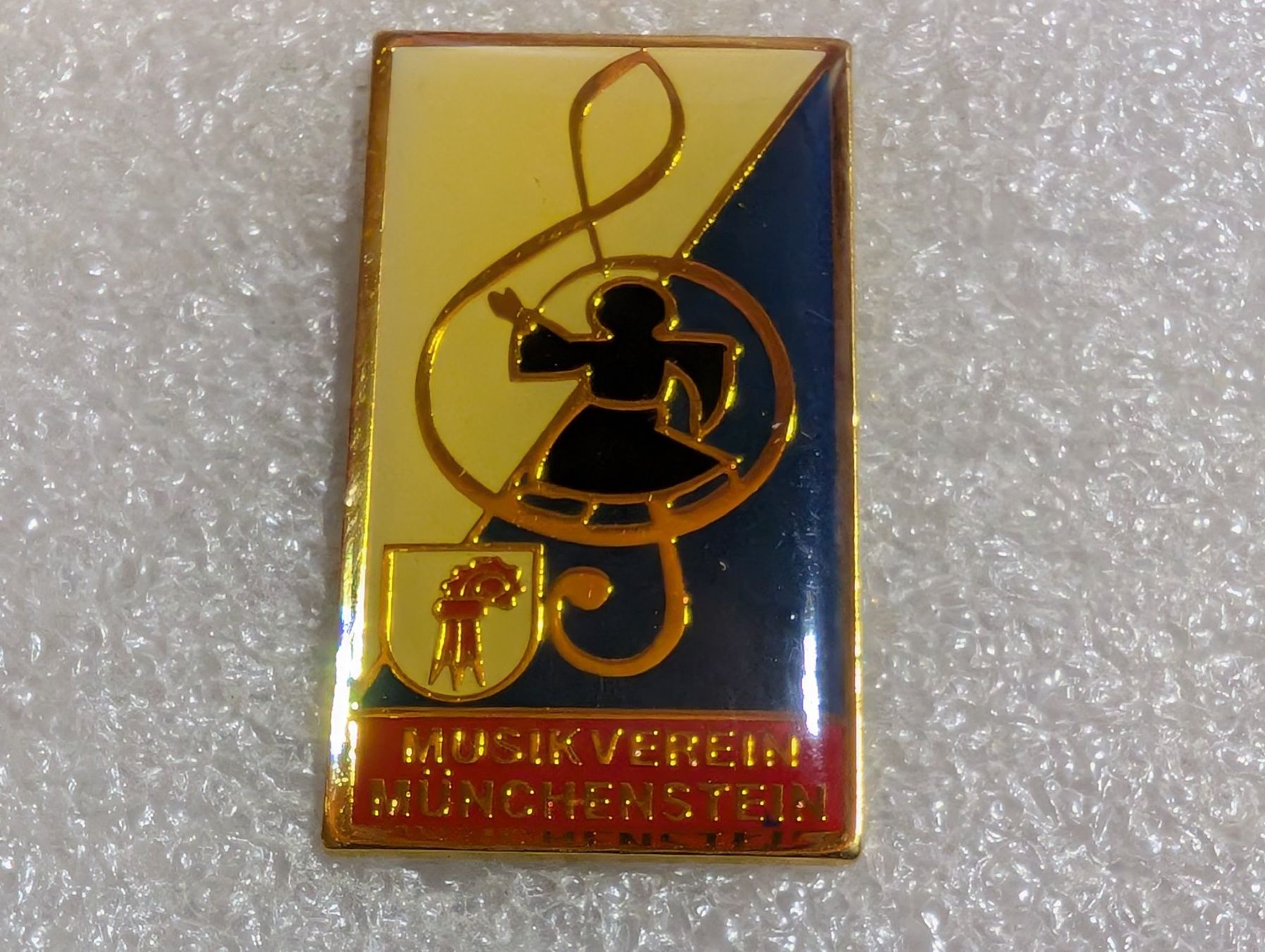 Placchette & Badge: Ansteckpin 222: MG Münchenstein – Usato da Oppligen venduto da Pin-Fall-Shop
