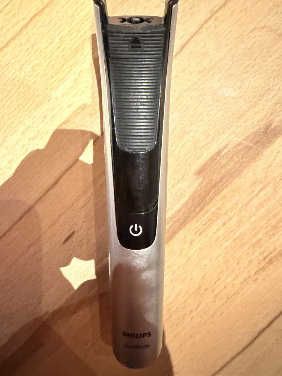 Philips Rasoi & Lamette da barba: Philips OneBlade Rasierer – Usato da Uebeschi venduto da snow-sports 1