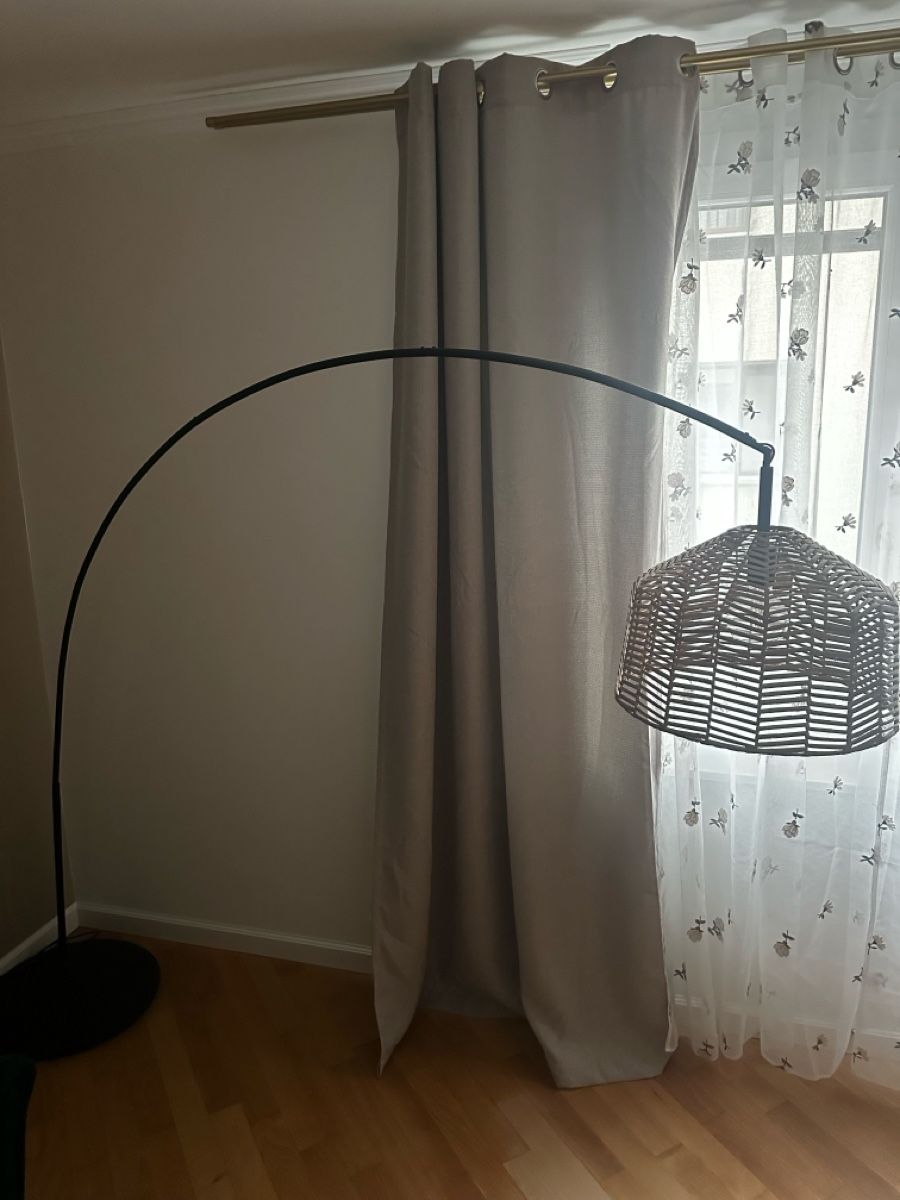 Ikea Lampade: IKEA Bogenleuchte mit Boho-Rattanschirm – Usato da Schönenberg ZH venduto da mka_lc7b